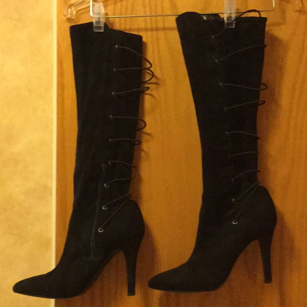 BCBG boots